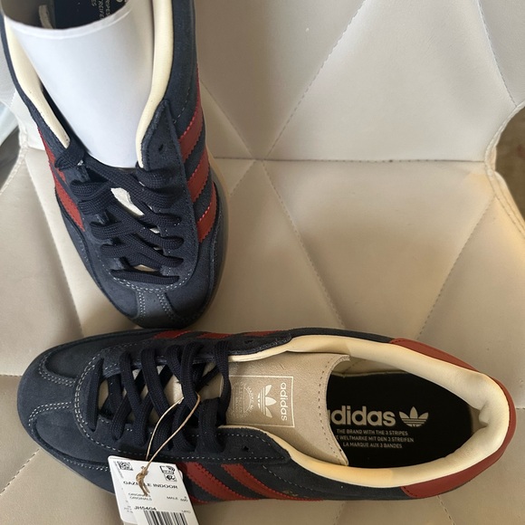 Adidas Gazelle Indoor Legend Ink/ Preloved Ruby/Wonder White Sneaker - Picture 3 of 8